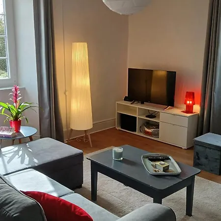 Maison Chaleureuse A Avec Jardin Privatif Et Cheminee *